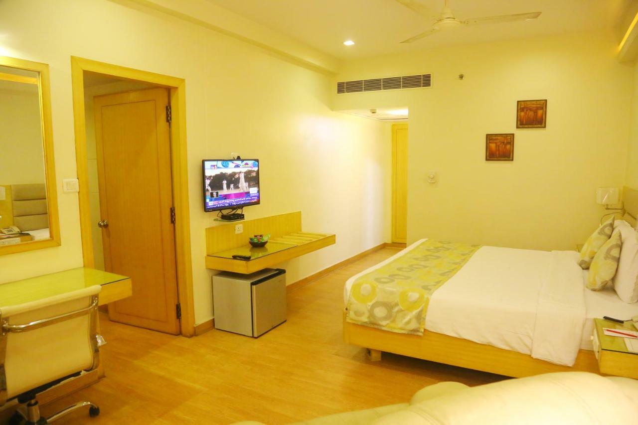 Royal Fort Hotel Visakhapatnam Dış mekan fotoğraf